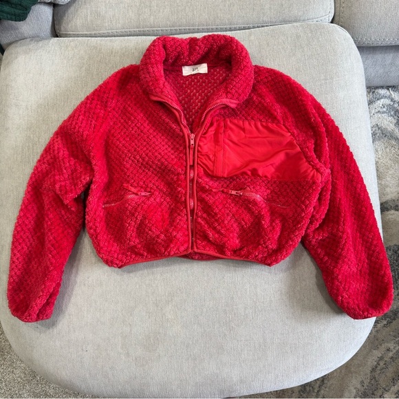 Red Fuzzy Textured Zip-Up Cropped Jacket - Picture 2 of 10
